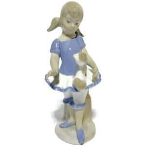 Castille Ballerina Girl w/Cat Porcelain Figurine 8.5 Inches In Style of Lladro